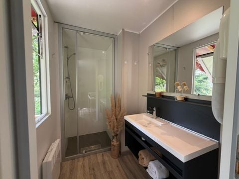 MOBILHOME 4 personnes - Hortensia - 2 chambres + terrasse semi-couverte
