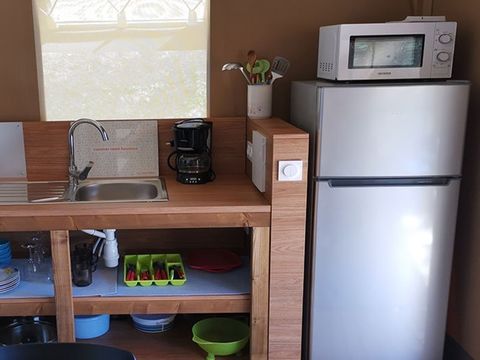 TENTE TOILE ET BOIS 4 personnes - Tente Lodge - 2 chambres + terrasse - avec sanitaires