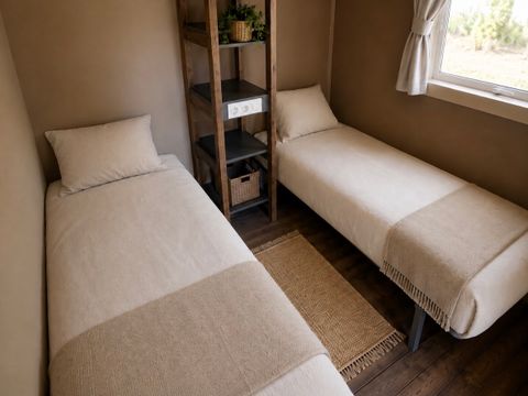 TENTE TOILE ET BOIS 4 personnes - Tente Lodge - 2 chambres + terrasse - avec sanitaires