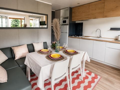 MOBILHOME 4 personnes - Living - 2 chambres + terrasse intégrée