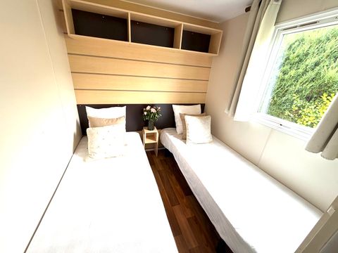 MOBILHOME 4 personnes - Riviera - 2 chambres + terrasse semi-couverte