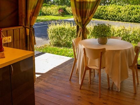 TENTE TOILE ET BOIS 4 personnes - 2 chambres + terrasse