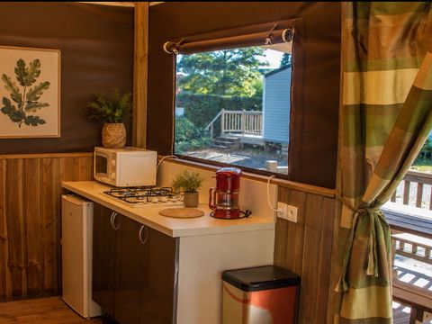 Tente en toile et en bois 4 personnes - 2 chambres + terrasse