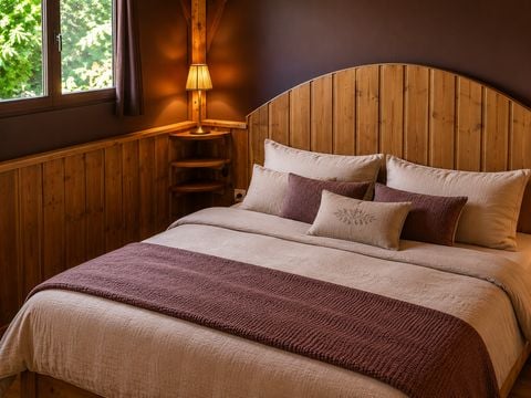 Tente en toile et en bois 4 personnes - 2 chambres + terrasse