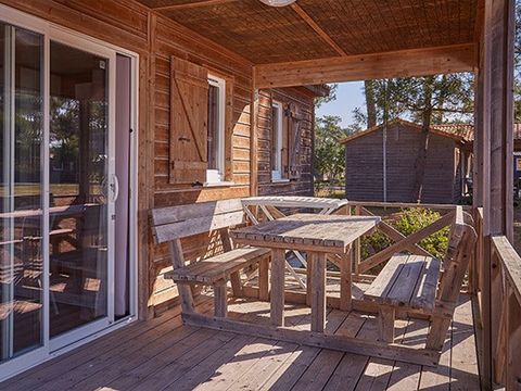 CHALET 4 personnes - Chalet | Premium | 2 Ch. | 4 Pers. | 2 SDB | Clim. | TV