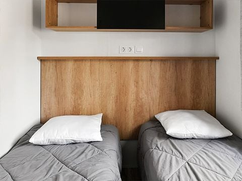 MOBILHOME 4 personnes - Premium | 2 Ch. | 4 Pers. | Terrasse surélevée | Clim. | TV