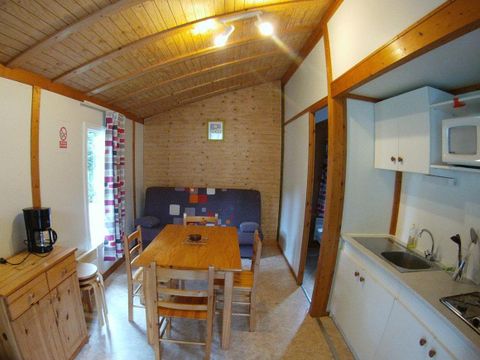 CHALET 7 personnes - Chalet bois Confort 31m² - 2 chambres dont terrasse couverte + TV 5/7 pers