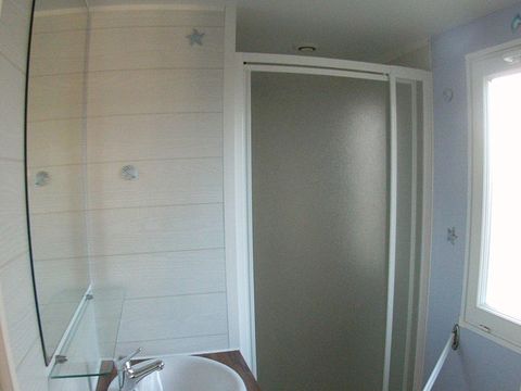 MOBILHOME 6 personnes - Mobil home Standard 34m² - 3 chambres + Terrasse semi-couverte 6 pers