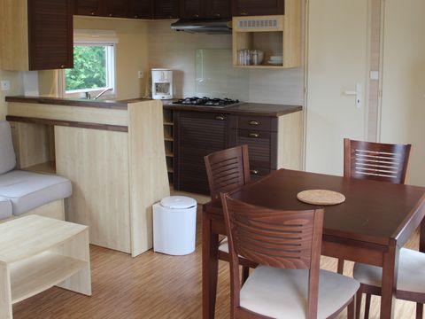 MOBILHOME 4 personnes - Mobil-home Confort 23m² - 2 chambres + Terrasse semi-couverte 9m² 4 pers