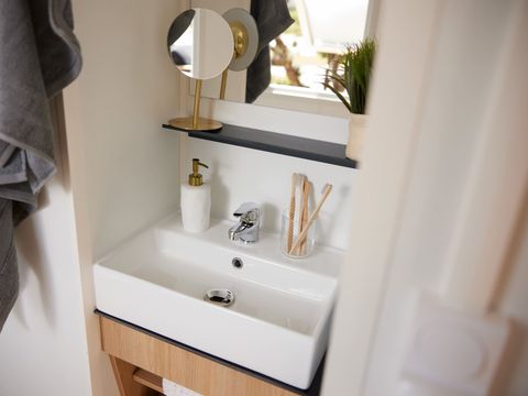 MOBILHOME 5 personnes - HomeFlower Premium 29m² - 2 chambres + Terrasse semi-couverte + TV + LV 5 pers