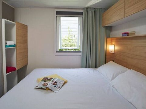 Mobilhome 6 personnes - Premium | 3 Ch. | 6 Pers. | Terrasse surélevée | 1 SDB | Clim.