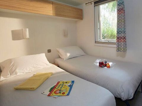 Mobilhome 6 personnes - Premium | 3 Ch. | 6 Pers. | Terrasse surélevée | 1 SDB | Clim.