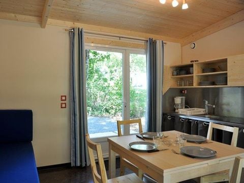 CHALET 6 personnes - Chalet Lac Confort 40 m² - adapté aux personnes à mobilité réduite - 2 chambres 4/6 pers