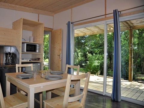 CHALET 6 personnes - Chalet Lac Confort 40 m² - adapté aux personnes à mobilité réduite - 2 chambres 4/6 pers