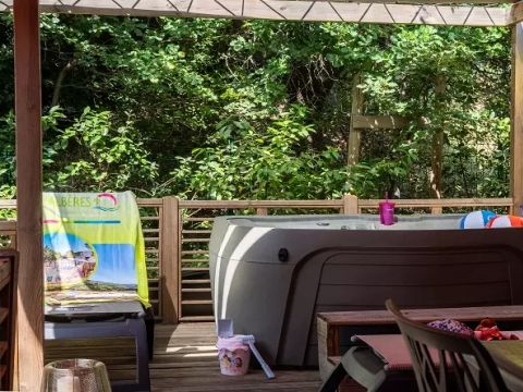 MOBILHOME 4 personnes - Duo Premium 3 Pièces 4 Personnes Jacuzzi + Climatisé + TV