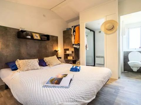 MOBILHOME 4 personnes - Duo Premium 3 Pièces 4 Personnes Jacuzzi + Climatisé + TV
