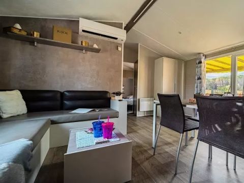 MOBILHOME 6 personnes - Trio Premium 4 Pièces 6 Personnes Jacuzzi + Climatisé + TV