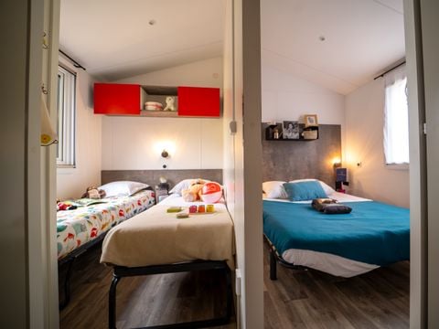 MOBILHOME 8 personnes - Gamme Quattro Premium avec Jacuzzi