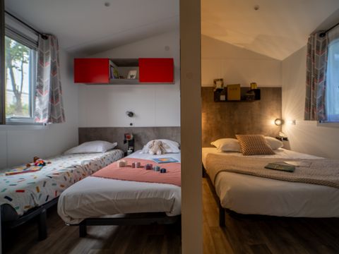 MOBILHOME 8 personnes - Gamme Quattro Premium avec Jacuzzi