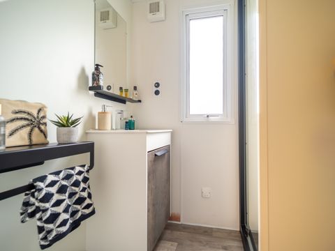 MOBILHOME 8 personnes - Gamme Quattro Premium avec Jacuzzi