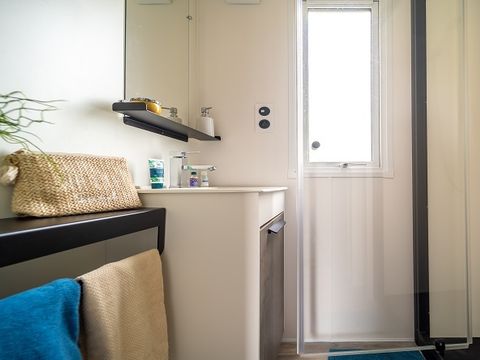 MOBILHOME 8 personnes - Gamme Quattro Premium avec Jacuzzi