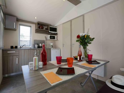 Mobilhome 1/3 personnes - CONFORT - 1 chambre - 20m² terrasse couverte