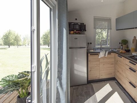 MOBILHOME 6 personnes - Mobil-home GRAND CONFORT 2 chambres 29 m² terrasse couverte + Lave-vaisselle 4/6 pers