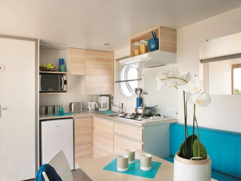 MOBILHOME 6 personnes - Mobil-home CONFORT 2 chambres + 2 salles de bain 28 m² Terrasse Couverte 4/6 pers
