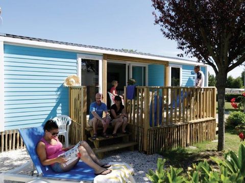 Mobilhome 4/6 personnes - CONFORT - 2 chambres - 2 salles de bain 28 m² Terrasse Couverte