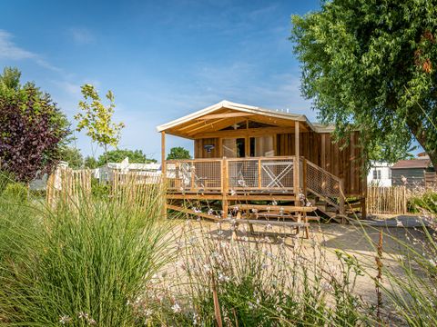 Lodge 4/6 personnes - Cabane Cosy Flower - CONFORT - 2 chambres - 27m² - Terrasse Couverte