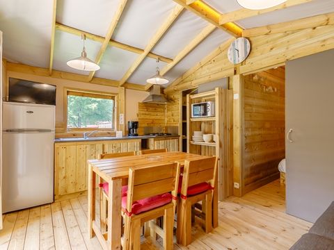 Lodge 4/6 personnes - Cabane Cosy Flower - CONFORT - 2 chambres - 27m² - Terrasse Couverte