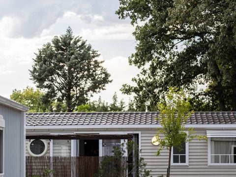 MOBILHOME 6 personnes - 3 chambres / CONFORT (CLIM + PERGOLA + PLANCHA)