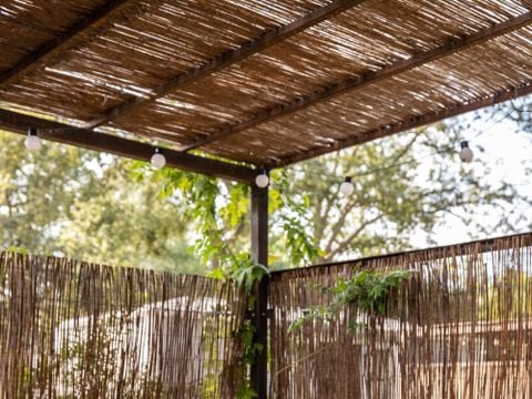 MOBILHOME 6 personnes - 3 chambres / CONFORT (CLIM + PERGOLA + PLANCHA)