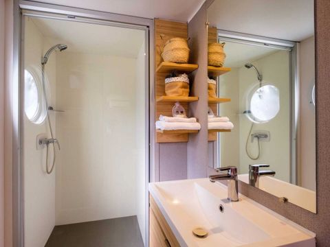 MOBILHOME 6 personnes - Comfort | 3 Ch. | 6 Pers. | Terrasse surélevée | Clim. | TV