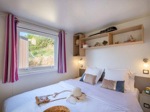 MOBILHOME 4 personnes - Comfort | 2 Ch. | 4 Pers. | Terrasse surélevée | 2 SDB | Clim. | TV