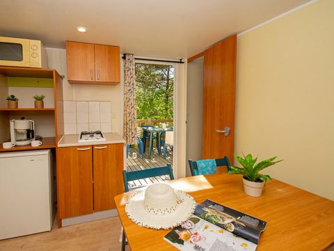 MOBILHOME 6 personnes - (SANS SANITAIRES)