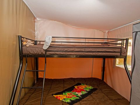 Tente en toile et en bois 5 personnes - Lodge sans sanitaires