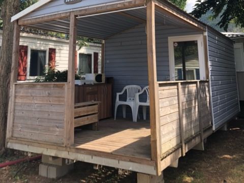 MOBILHOME 4 personnes - 2 chambres sans sanitaires cuisine extérieur