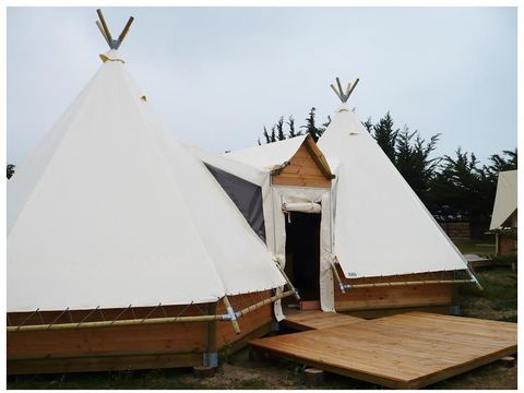 Hébergement 6 personnes - Double Tipi (sans sanitaires)