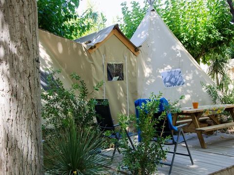 HÉBERGEMENT INSOLITE 6 personnes - Double Tipi (sans sanitaires)
