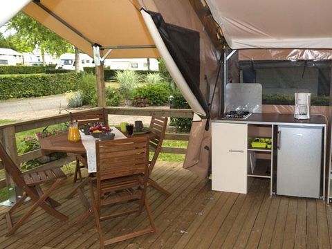 Tente en toile et en bois 5 personnes - Lodge toilé Victoria - 30m²