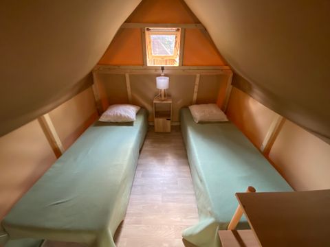 Tente en toile et en bois 2 personnes - Cyclolodge sans sanitaires, sans cuisine, 1 chambre