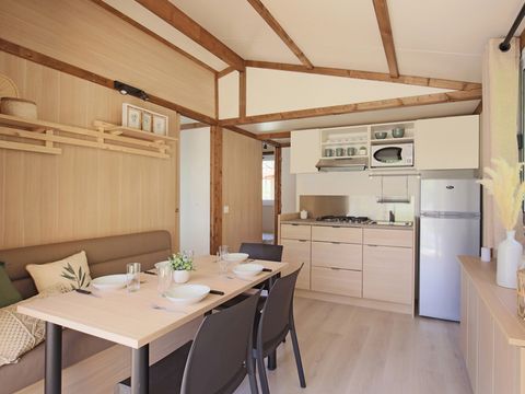 CHALET 5 personnes - NEW : Chalet Premium 37m² dont 12m² de terrasse couverte, 2 chambres, Clim, Tv, lave-vaisselle
