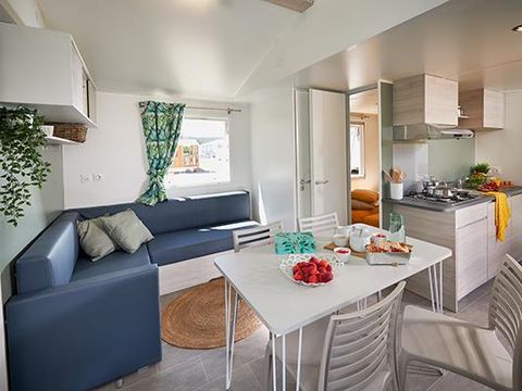 MOBILHOME 4 personnes - Homeflower Premium 29 m² 2 chambres Clim, Tv, lave-vaisselle, terrasse XXL
