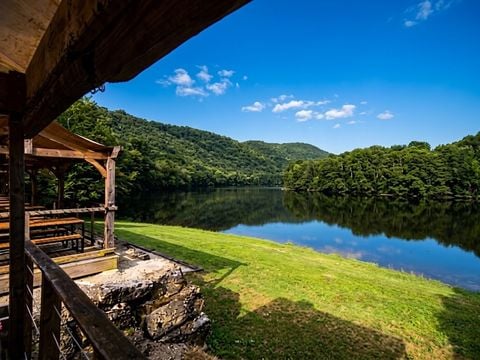  Camping Le Lac de Laval-de-Cère - Camping Lot - Image N°5