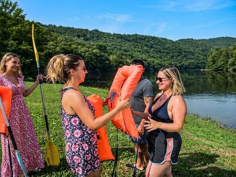  Camping Le Lac de Laval-de-Cère - Camping Lot - Afbeelding N°8