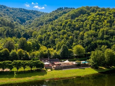  Camping Le Lac de Laval-de-Cère - Camping Lot - Afbeelding N°12