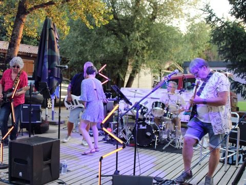 Camping Le Grand Cerf - Camping Drôme