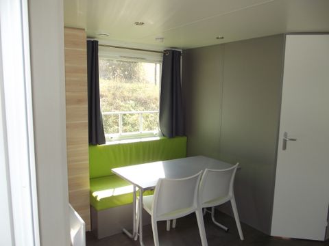 MOBILHOME 4 personnes - Confort 4p (27m²) avec terrasse couverte, 2 chambres, climatisé