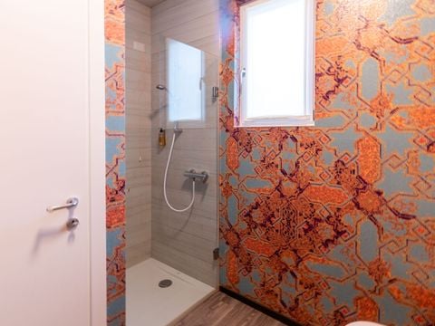 APPARTEMENT 2 personnes - supérieur deux pièces avec vue sur le lac 